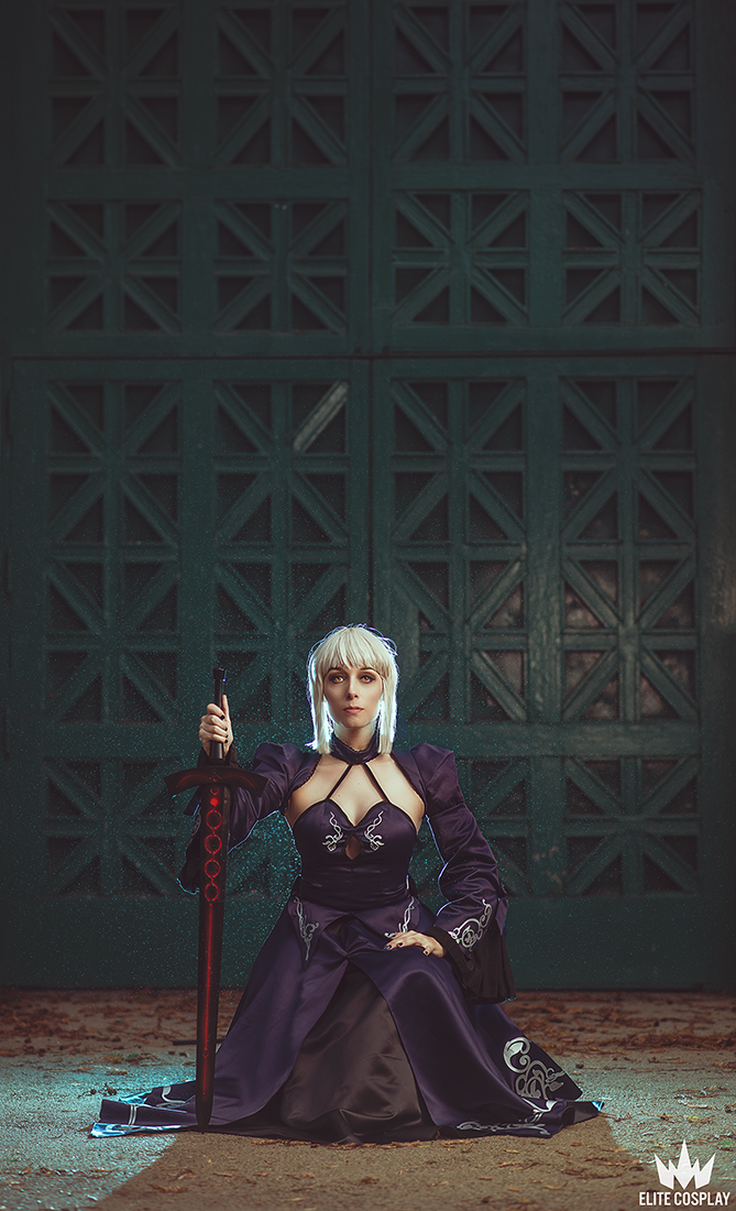 Saber Alter Cosplay