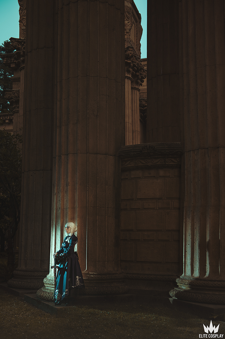 Saber Alter Cosplay