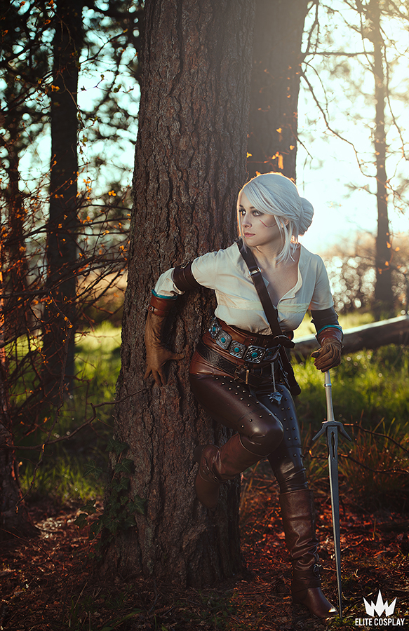 Ciri Cosplay