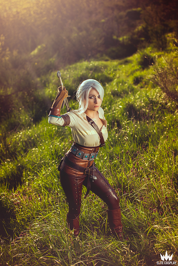 Ciri Cosplay